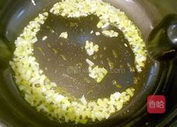 木耳鸡蛋炒黄瓜片的做法图解5