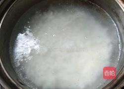 莴笋叶蛋黄粥的做法图解2