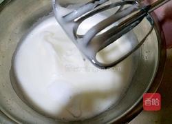 抹茶奶油蛋糕卷的做法图解12