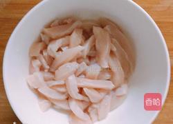 辣椒炒鸡胸肉的做法图解1