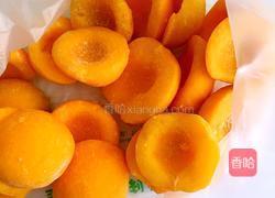 冰糖黄桃罐头的做法图解1