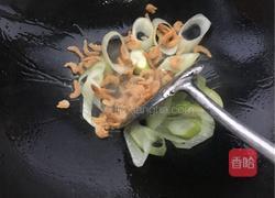 鱼饼虾米汤年糕的做法图解3