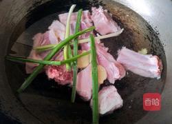 红烧排骨炖萝卜的做法图解3