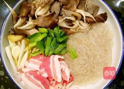 鲁菜大师蒋家菜五花肉炖蘑菇粉条的做法图解2