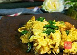 土鸡蛋炒秋葵的做法图解7