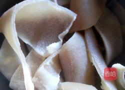 凉拌皮冻的做法图解3