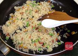 磷虾三鲜炒饭的做法图解11