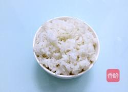 黄金酱油炒饭的做法图解1