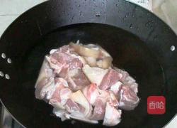 花生炖猪蹄的做法图解2