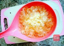 枸杞银耳莲子汤的做法图解3