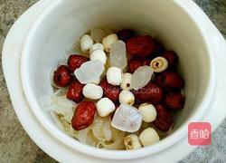 枸杞银耳莲子汤的做法图解7