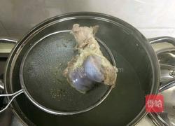 筒子骨汤煮黑鱼片的做法图解4