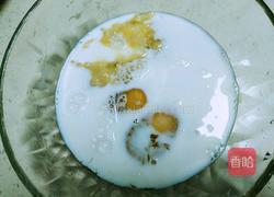 香蕉鸡蛋松饼的做法图解3