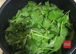 凉拌芹菜叶的做法图解1