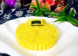 黑芝麻馅绿豆糕