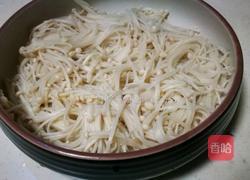 酸汤金针肥牛的做法图解2