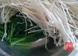 菠菜金针菇汤的做法图解3