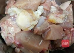 鸡肉炖土豆干的做法图解2