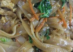 腊肉炒河粉