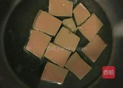 猪血炒木耳的做法图解3