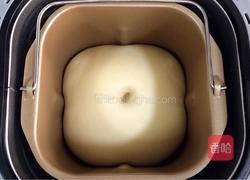 圣诞老人小餐包的做法图解11