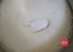 电饭煲制作蛋糕胚步骤的做法图解3