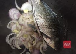 河鲫鱼豆腐汤的做法图解2