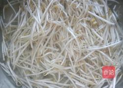 豆芽炒肉的做法图解2