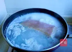 Illustration of how to make twice-cooked pork with green garlic 1