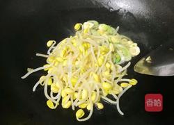 胡萝卜丝炒黄豆芽的做法图解4