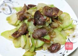 香肠炒佛手瓜的做法图解6