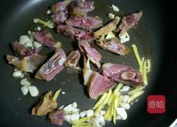 腊鸭腿炒辣椒的做法图解6