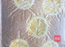 Illustration of how to make orange and meat floss cake rolls 18