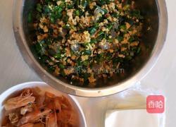 韭菜鸡蛋虾仁饺子的做法图解3