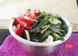 青蒜炒三层肉的做法图解2