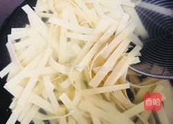 青蒜炒豆腐皮的做法图解11