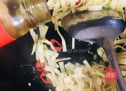 青蒜炒豆腐皮的做法图解20