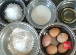 纸杯威风小蛋糕的做法图解1