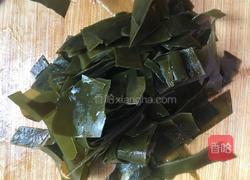 萝卜海带排骨汤的做法图解2