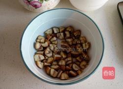 栗子红枣小米粥的做法图解1