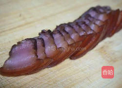 平菇尖椒炒腊肉的做法图解3