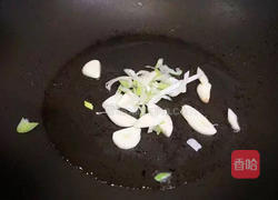 平菇尖椒炒腊肉的做法图解5