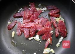 腊肠炒豆角的做法图解4