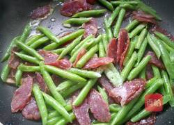 腊肠炒豆角的做法图解7