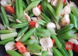 西芹百合的做法图解3