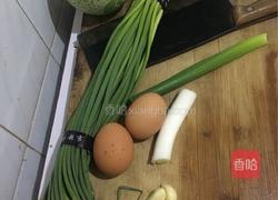 蒜苔炒鸡蛋（孕期）的做法图解1