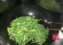 蒜苔炒鸡蛋（孕期）的做法图解6