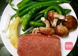 鲁菜大师蒋家菜尖椒香辣肉丝的做法图解1