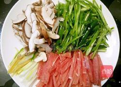 鲁菜大师蒋家菜尖椒香辣肉丝的做法图解2