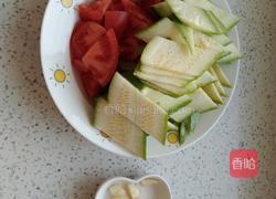 番茄西葫芦的做法图解2